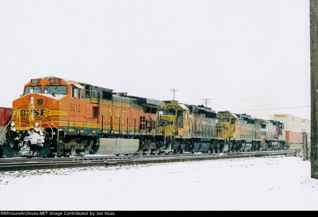 BNSF 5012 East